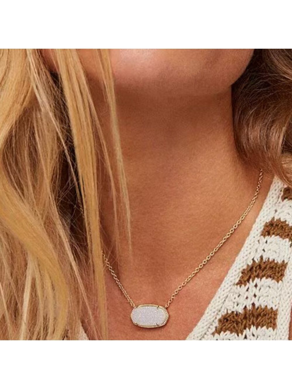 Kendra Scott Elisa Short Pendant Necklace - Picture 2 of 4